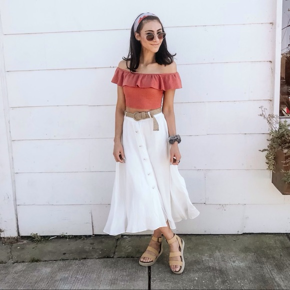 Forever 21 Tops - Forever21 Stretchy OTS sexy sweater crop